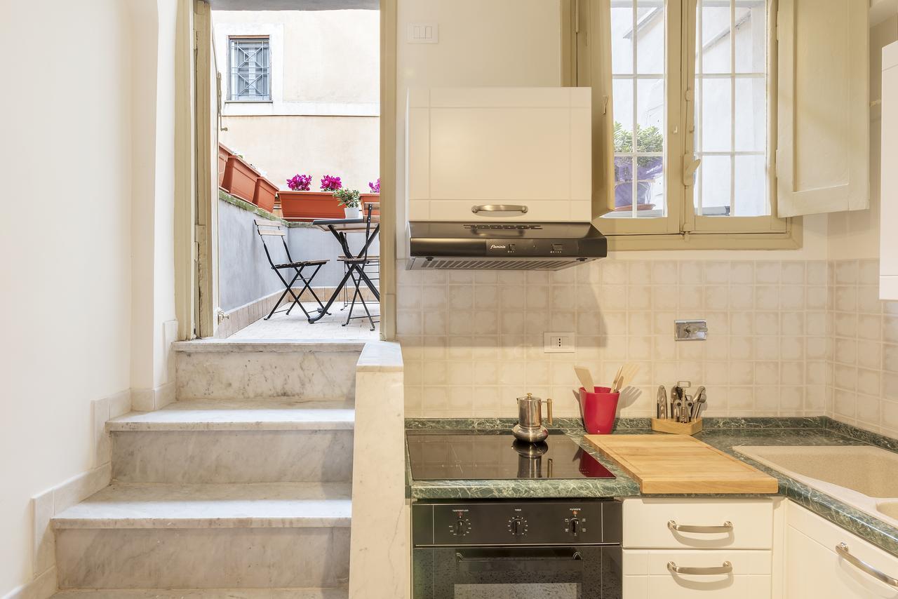 Campo De' Fiori Central Flat Rome Exterior photo
