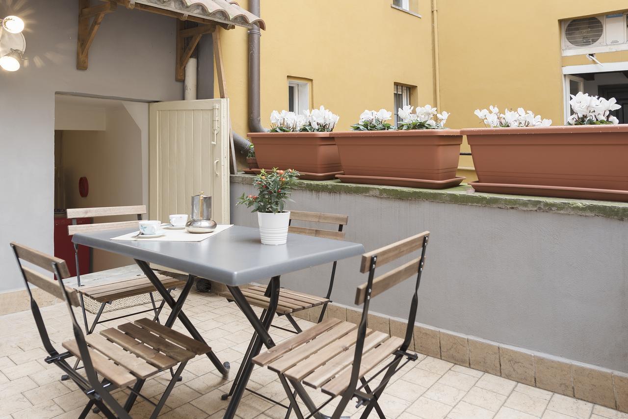 Campo De' Fiori Central Flat Rome Exterior photo